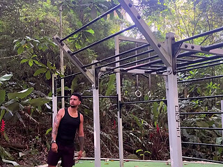 Full-body training with a predominance of pulldowns