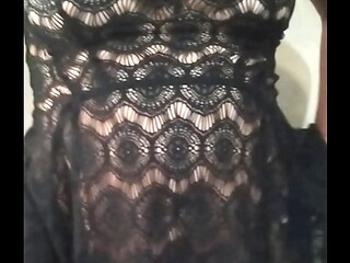 En vestido transparente