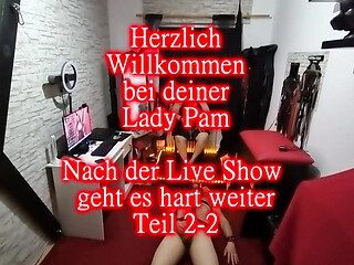 Live show features BDSM slave worshiping feet