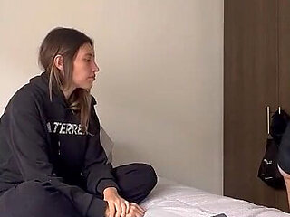 Le Follo El Culo a Mi Roomie Por Infiel