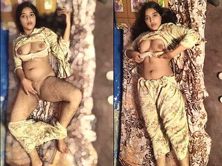 Desi sexy teen girl showing nudes for bf on video call pussy fucking