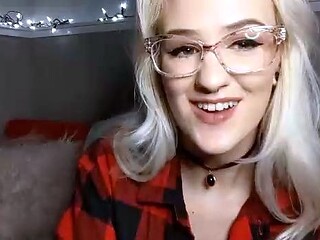 Softestgirl - Cheat On Your Girlfriend With Me