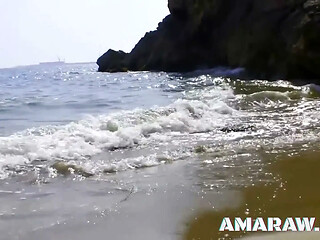 Double penetration after anal for Isabelle Solis' threesome on the beach