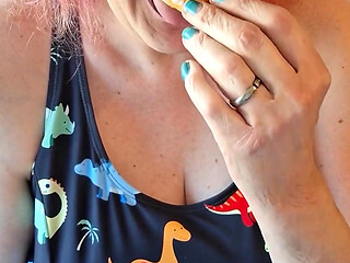 Dinosaur Girl Eats Breakfast!