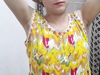 Step sister ko nanga karke choda paani nikal gya