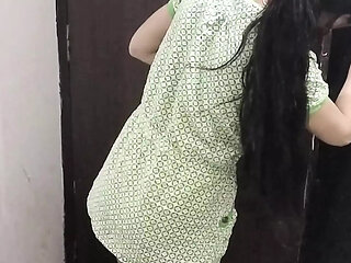 Bhabhi ko bathroom me ghus kar jabar dasti chod diya