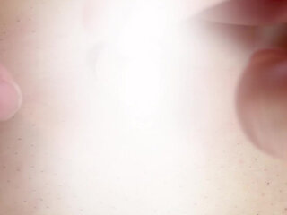 I show my bellybutton close and I pull out the belly button with my hands and tie it with an elastic band