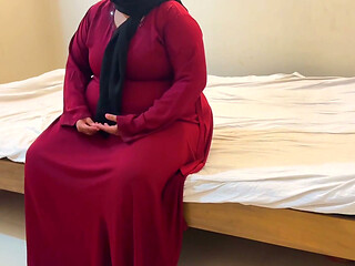 Fucking a Chubby Muslim Mother-in-law Wearing a Red Burqa & Hijab