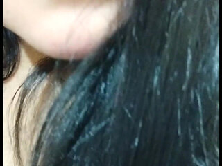 I Put Oil on My Vagina to Make It Squirt