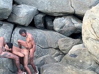 Sexo na praia.