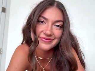 Queen Ally - Broke Is Sexy