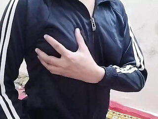 Police station me jabar dasti chuchi daba ke pel diya