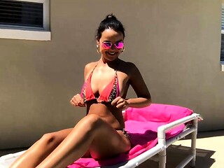Brunette Solo Webcam Masturbation