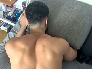 Macho hetero fudendo o rab&atilde_o do amigo da esposa no sigilo