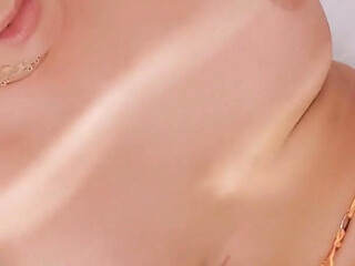 Amateur Blonde Sut with Big Tits Mae Fordays