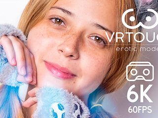 Cum In Her Kitty Face - VRTOUCH