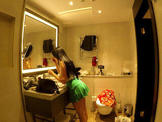 Hot amateur wife in green short tennis skirt no panties