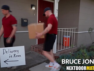 Dilf customer threesome fucking delivery boys