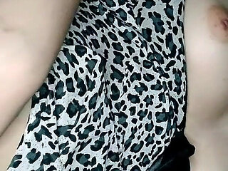 A Hot Secretary Takes Advantage of Her Employee and Sits on Him