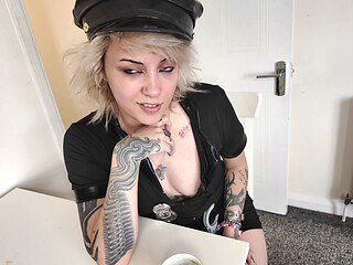 Shrinking the Suspect: Policewoman Giantess