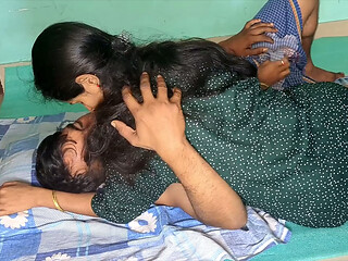 Sauteli Behen Ne Sautela Bhai Ke Room Mein Jaakar Apni Chut Ki Pyas Bujhai