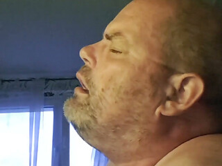 Dildo Fuck Demonstration of the Slut in the Morning