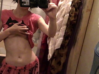 Skinny babe invites you to her bathroom