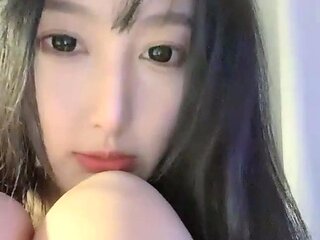 Amateur Asian Babe Secret Sucking