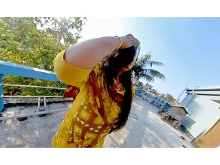 Desi Aunty Seduced at Night - Bangladeshi Village Outdoor Sex with Asian MILF
