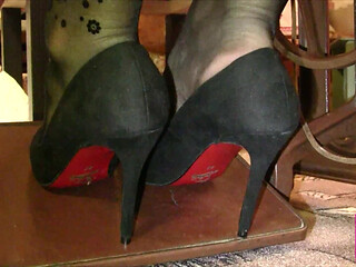 Vintage_sewing on My Granny's Old Singer Sewing Machine in Black Pantyhose and Suede Louboutins