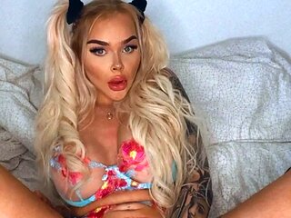 Sexy amateur blonde fingers and toys her wet pussy