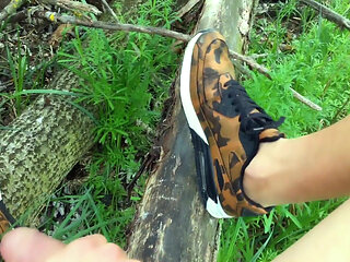 Jerking off Naked Outdoor Just in Cameo Sneakers