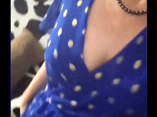 Compilation d'_une milf salope qui aine recevoir des bites plein la chatte et le cul