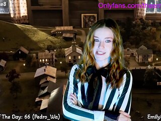 Tattoed Amateur Webcam Girl Hot Dildo Action Masturbation