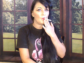 MILF Mouthy Smoke Inhales