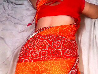 Indian Saree Seducer gets a mouthful of creamy load from zaara bhabi