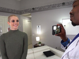 BBC Slut Sidra Sage wants double penetration with doctors