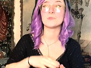 Close up MILF masturbation