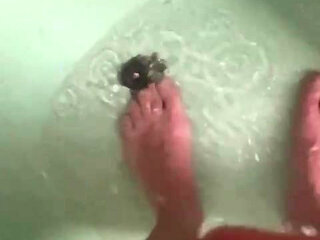 Masturabe while doing shower