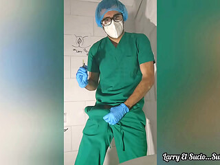 Medico da medicamentos a pacientes con semen