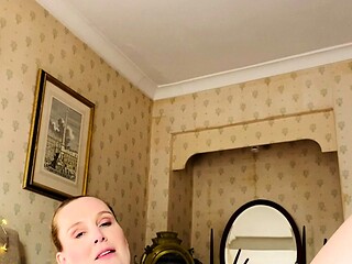 Large amateur cam woman uses two of her toys to masturbate