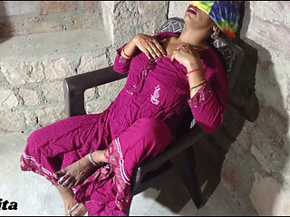 Desi aunty Ko pela.