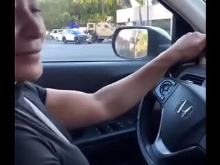 Mam&aacute_ caliente act&uacute_a traviesa