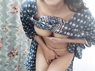 Buaa ki step daughter ko ghar me band kar ke jabar dasti pela