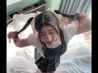 18 ans danse pour du sperme