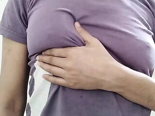 Chachi ki chuchi daba daba kar pel ke pregnant kar diya