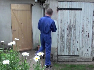 Straight worker accept to be sucked and fuck a gay outdoor