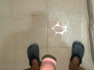 Jerking off in Office Toilet