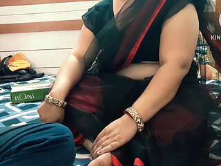 PADOSAN BHABHI DIWALI PR GHAR AAYI AUR CHUDAI KRWA KR GYI IN HINDI AUDIO