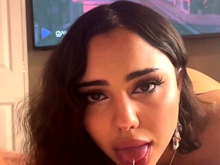 Layladeline Gives A Blowjob To Her BFs Cock Onlyfans